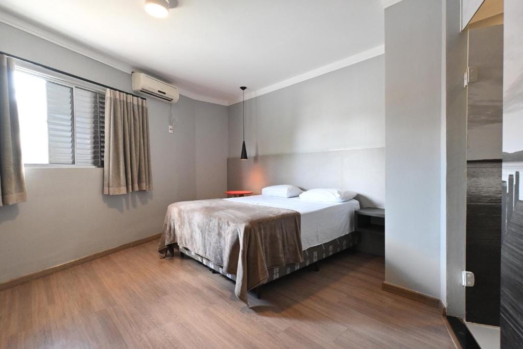Hotel PrimeInn Excelente Custo Benefício e Taxas de Estacionamento Isentas — 1