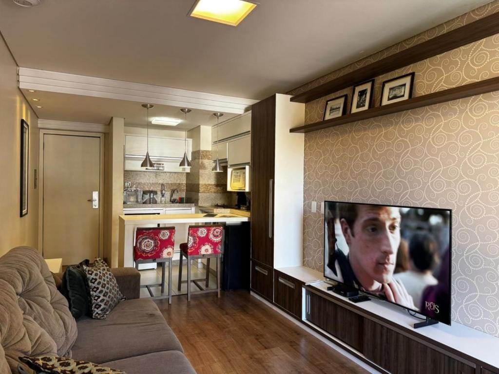 Apto Batel dentro do Hotel com Vaga e Piscina — 2